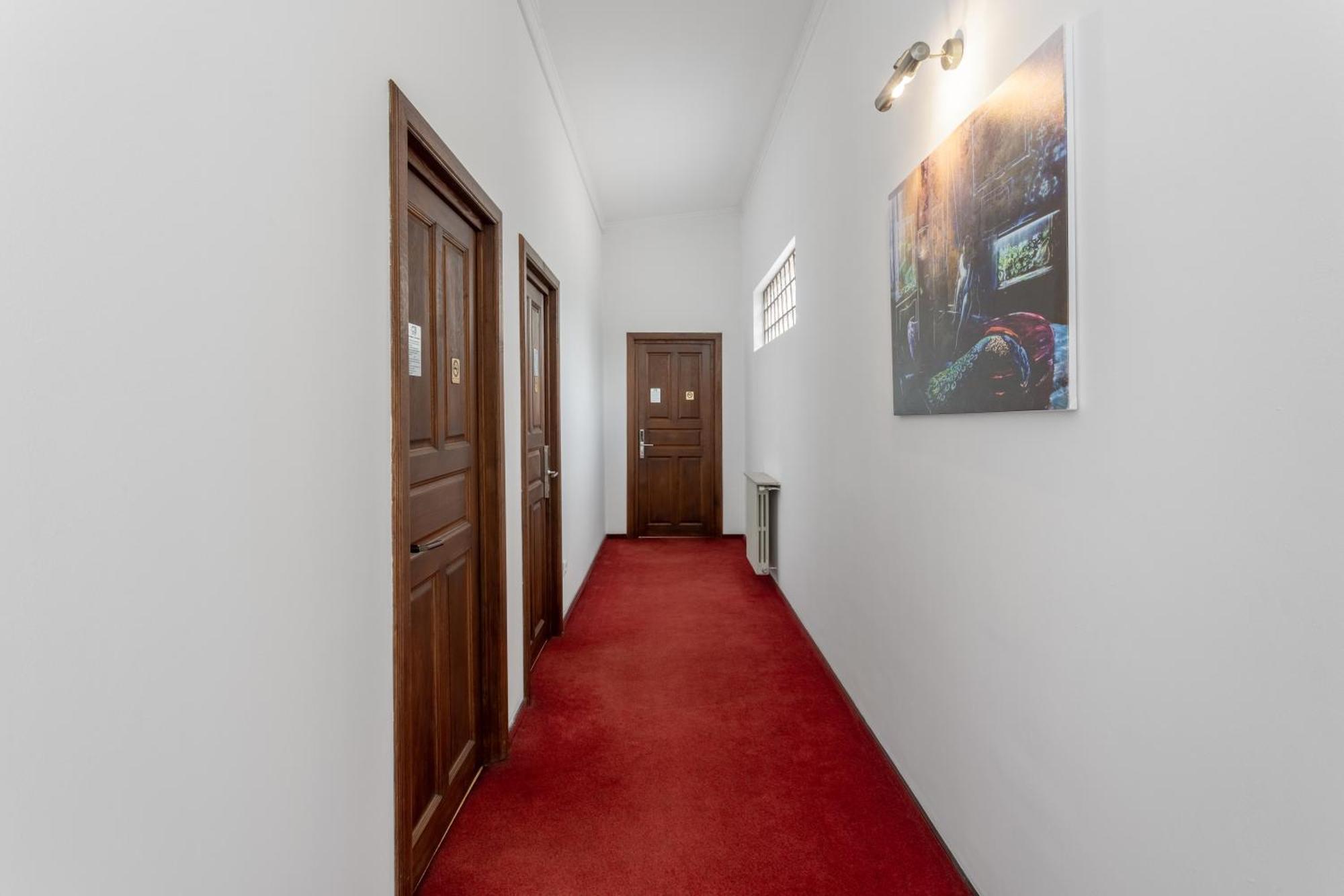 Arc De Triomphe By Citybookings Bukares Bagian luar foto